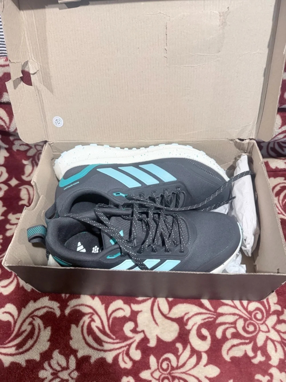 NIB Adidas unisex size 7 tennis shoes in dark grey and blue